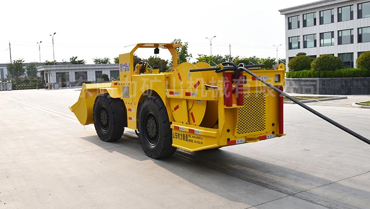 礦用井下鏟運機